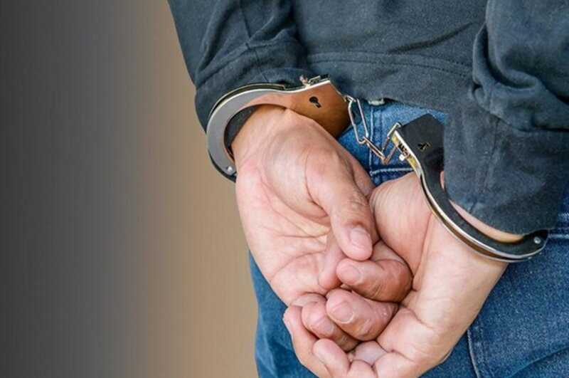 В Петербурге задержана пара за кражу цветов с кладбища