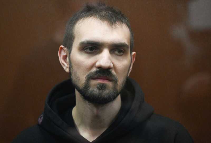 Правоохранительные органы Беларуси избили комика Артемия Останина