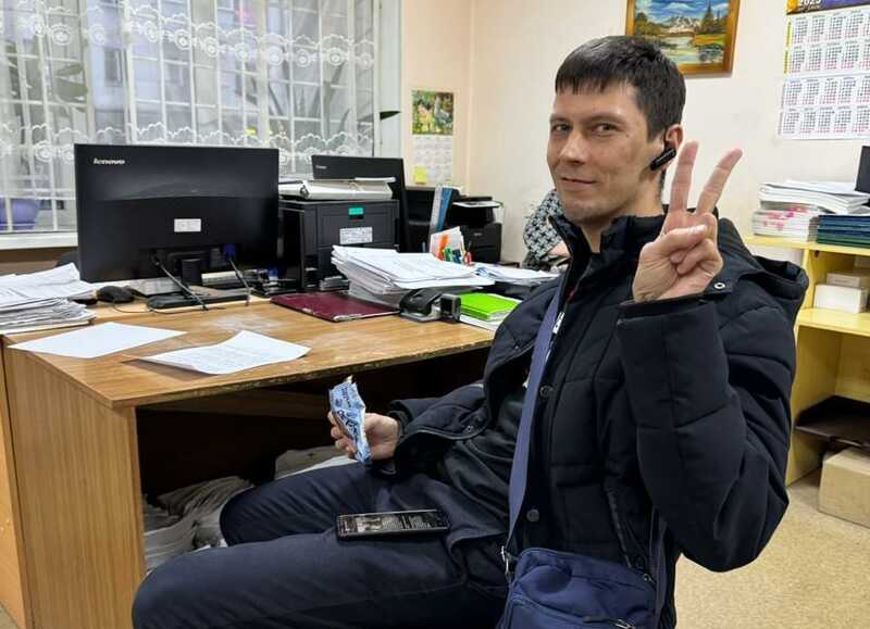 Екатеринбургский журналист Владислав Постников сбежал от полиции перед третьим арестом