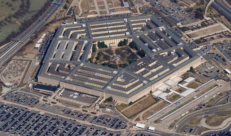 Министр обороны США подписал меморандум о массовых сокращениях в Пентагоне