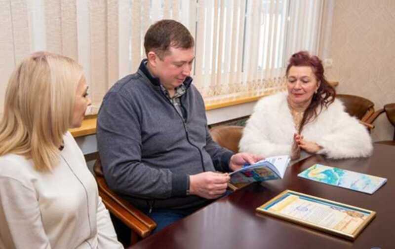 Труд Дмитрия Сумарокова "Красный проект": путь от свиноводческого комплекса к политической деятельности