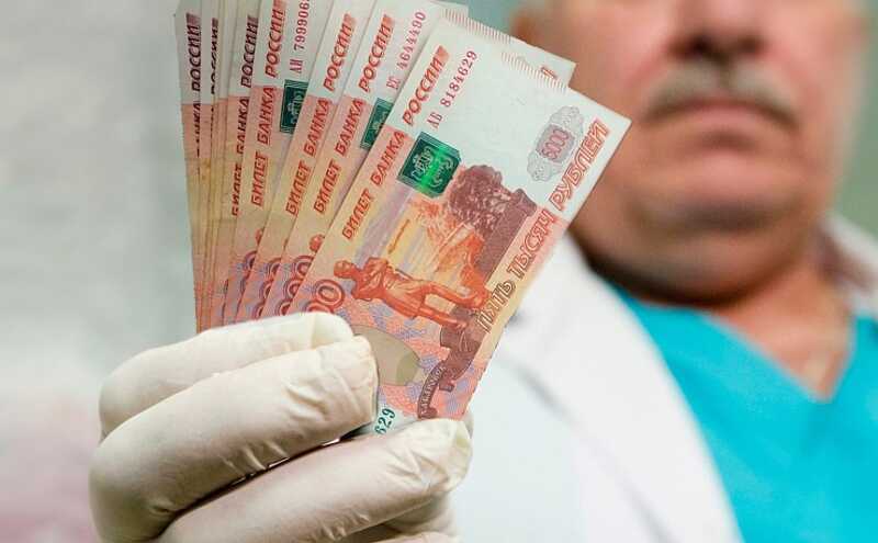Медики в России массово увольняются из-за низких зарплат и высокой нагрузки