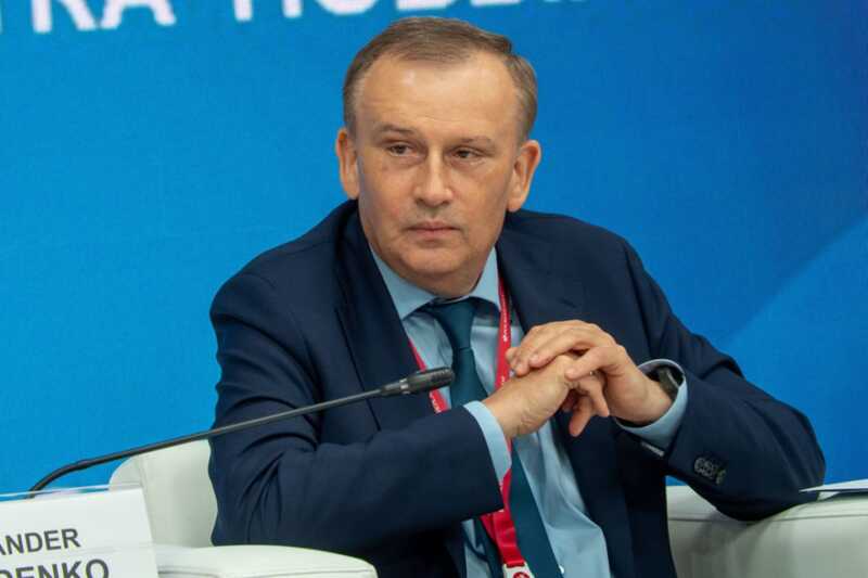 Дрозденко остался на посту губернатора Ленинградской области: политические баталии и поддержка Ротенбергов
