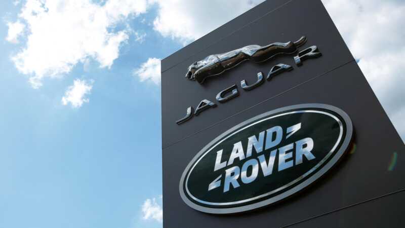 Jaguar Land Rover прекращает поставки в США из-за тарифов, введенных Трампом