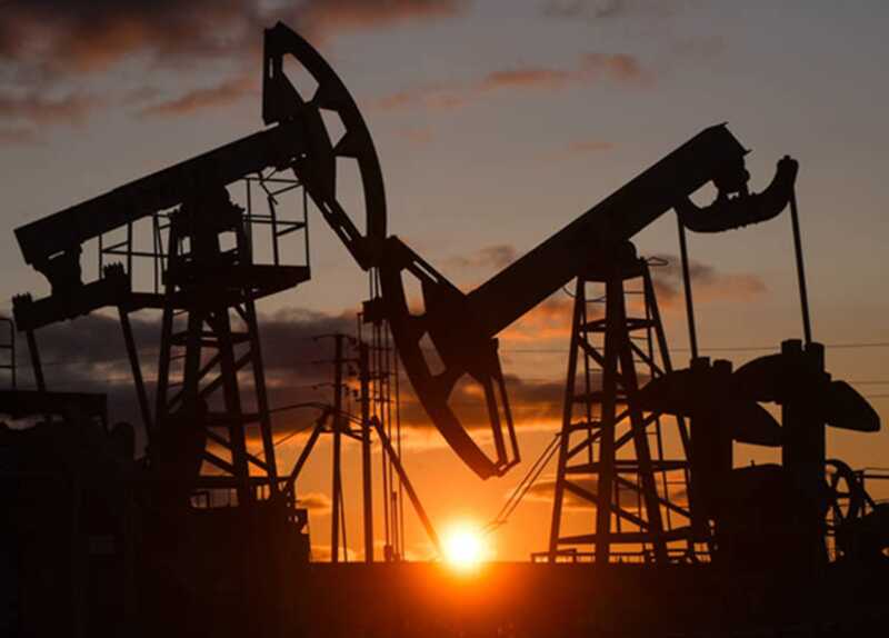 Нефть Brent может подешеветь до 40 долларов при замедлении мировой экономики