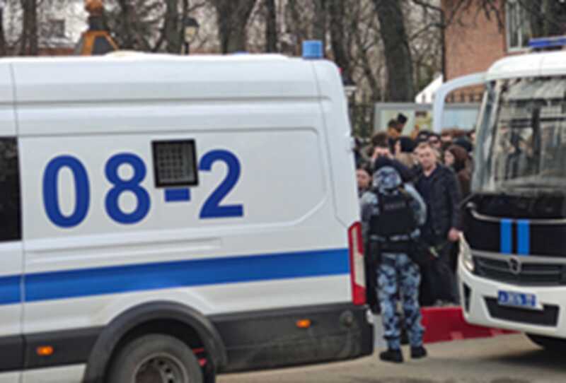 Жители Лефортово выражают недовольство по поводу «мародеров» среди поклонников Паши Техника