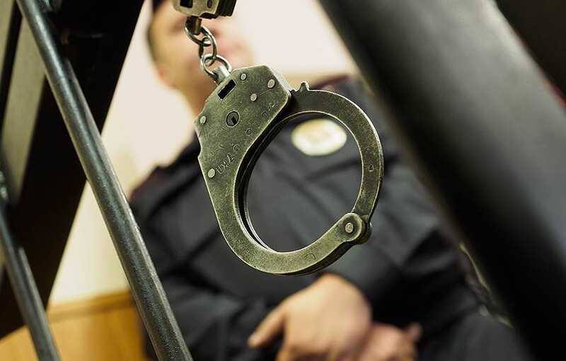 В Уфе силовики провели облаву на мигрантов на складе Ozon под песню про "святую Русь"