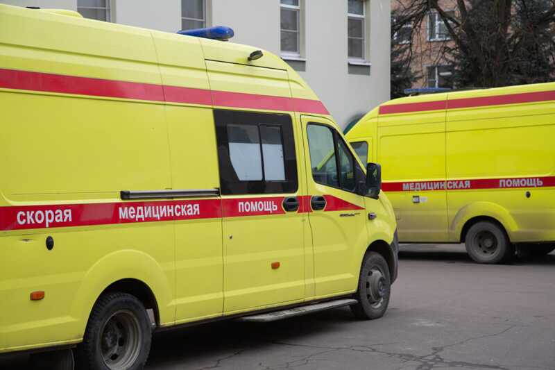 Под окнами многоэтажного дома в Москве был найден кандидат в депутаты без признаков жизни